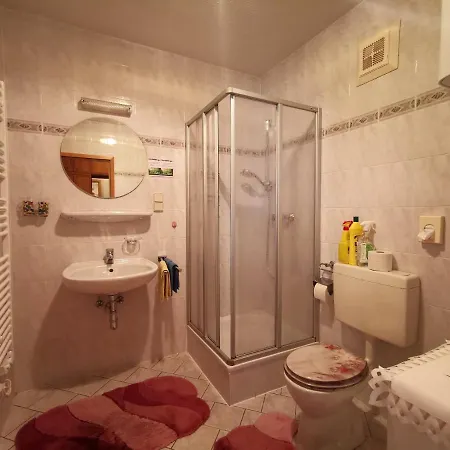 Apart Otel Ferienparadies Gutounik Pörtschach am Wörthersee