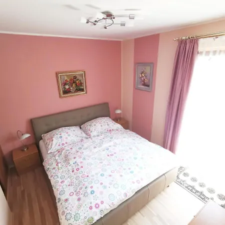 Ferienparadies Gutounik شقة فندقية 4*