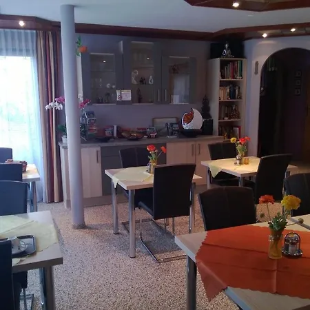 Apart Otel Ferienparadies Gutounik 2*